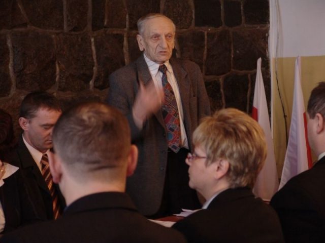Radny wstydzi się  za radę i burmistrza